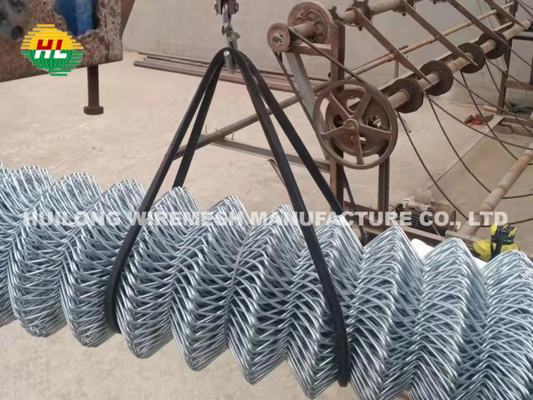2.5mm 50mm Aperture Fully Galvanized Diamond Mesh Fencing Ready Stock