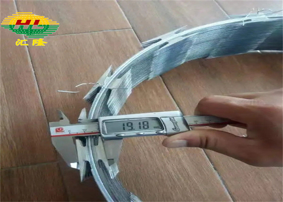 500mm Diameter Razor Coil Fencing For Airports / Government Buildings