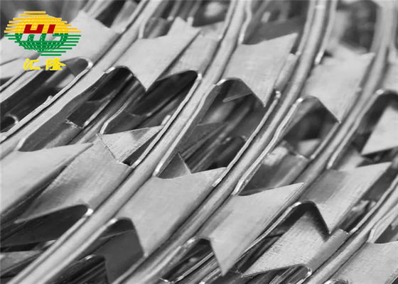 Astm  Concertina Barbed Wire Fencing Single Coil Blade Type With Clips