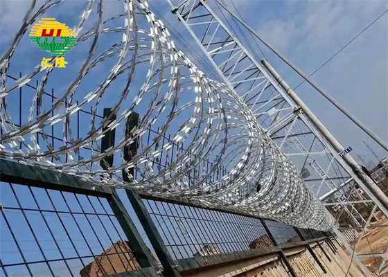 500mm Coil Diameter Barbed Concertina Wire Hot Dipped Galvanized 5 Clips