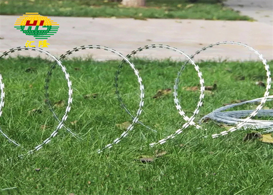 500mm Coil Diameter Barbed Concertina Wire Hot Dipped Galvanized 5 Clips