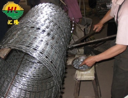Hot Dipped Galvanized Security Razor Barbed Wire Fencing For Prison