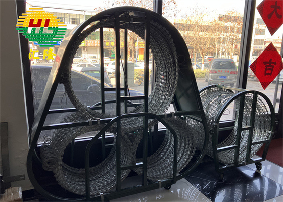 900mm Coil Galvanized Concertina Barbed Wire Secure In Private Area