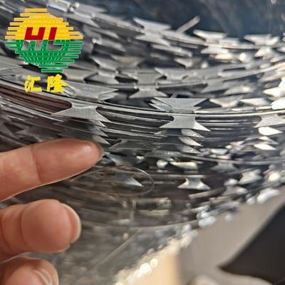 Ukraine  Use Galvanized 1000mm BTO16 BTO18 Galvanized Razor Barbed Wire Fence