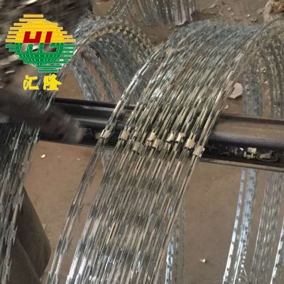 Ukraine Military Use Galvanized 1000mm BTO16 BTO18 Galvanized Razor Barbed Wire Fence