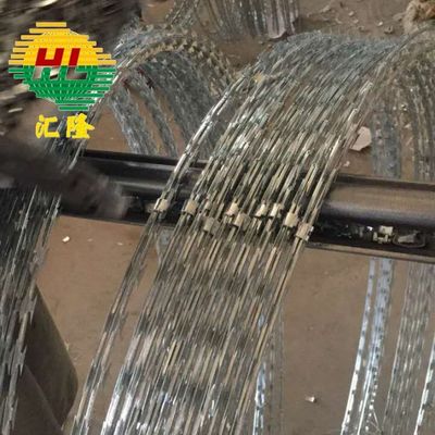 Ukraine  Use Galvanized 1000mm BTO16 BTO18 Galvanized Razor Barbed Wire Fence