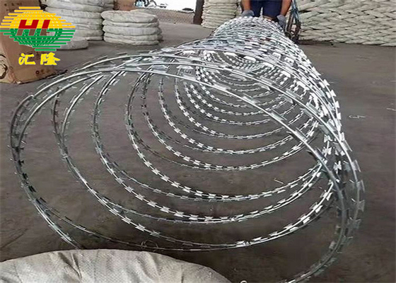 Military Defense Galvanized BTO-18 Concertina Razor Wire Security For Border Of Ukraine