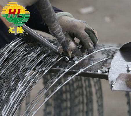 BTO-18 Galvanized Steel Concertina Razor Wire Fence for  Defense and Border Security