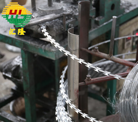 High-Performance BTO-18 Concertina Razor Wire Fence for Military Operations and Border Security