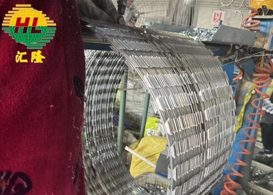 Hot Dip Galvanized Netting Wire Blade Barbed Wire Safety Protection Production Customized