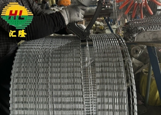 Electro Or Hot Dipped Galvanized BTO16 BTO18 Concertina Barbed Wire Rust Resistance