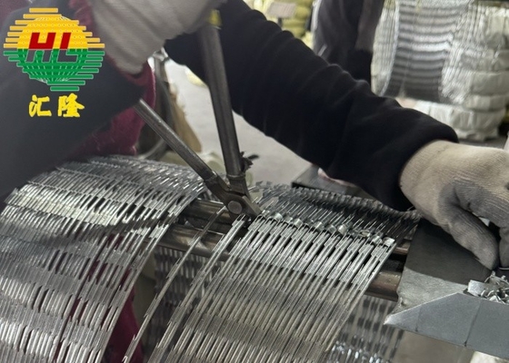 Galvanized Steel Or Stainless Steel Concertina Barbed Wire For Military Security In Ukraine