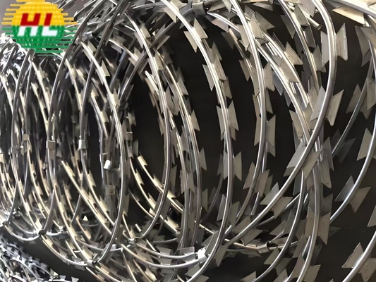 2.8mm Diameter 600mm Rustproof Razor Barbed Wire Strong Durable High Tensile