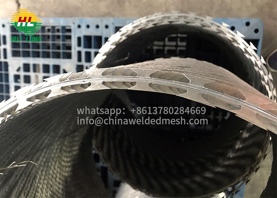 300mm Concertina Barbed Wire , HUILONG 2.8mm Barbed Wire And Razor Wire