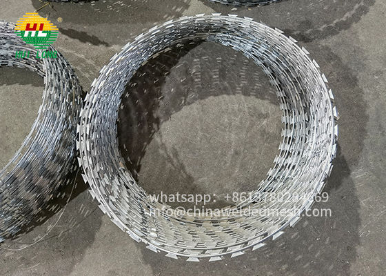 Stainless Steel 304 Concertina Barbed Wire BTO-22 CBT-65 outdoor use