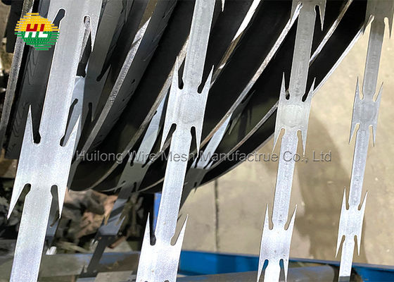  Grade CBT65 Razor Barb Wire Fencing Length Of Barbed Wire Per Roll