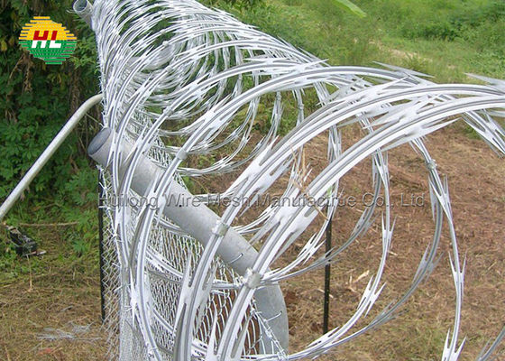 CBT-65 Razor Wire Galvanized Razor Wire Fence Stretched Wire Coils for Farm Fence Garden