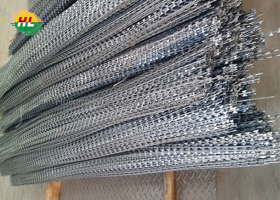 Hot Dipped Galvanised Razor Wire In Straight Lines Bto-22 Bto-30 Cbt-65