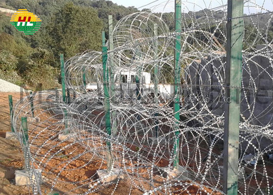 Concertina Razor Wire Fence With 2.8mm BTO-22 Spray Powder Razor Blade