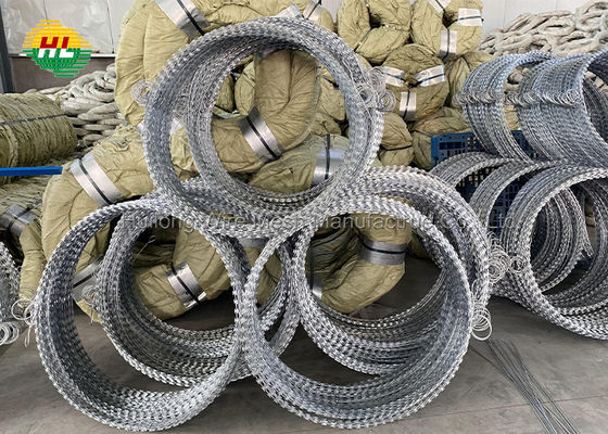 Mobile 300mm Stainless Steel Razor Wire Security Barriers In Triple Strands