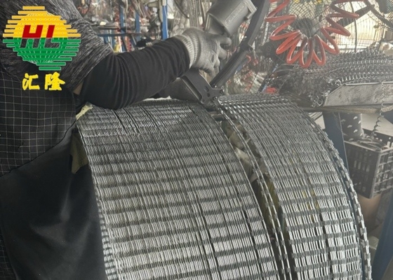  Various Blade Types BTO-10 BTO-18 BTO-16 BTO-22 BTO-30 CBT-60 CBT-65 Concertina Barbed Wire in Ukraine Safety